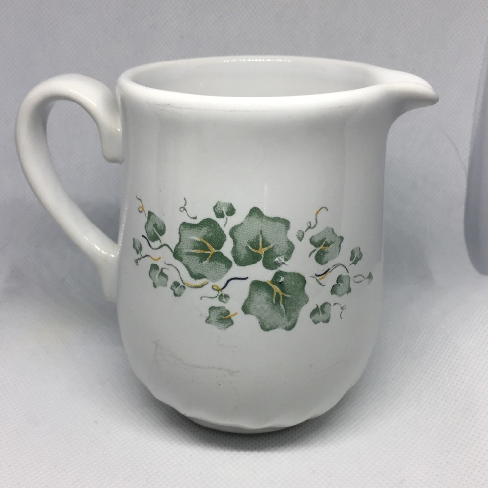 Correlle Callaway creamer